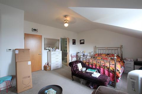 5 bedroom end of terrace house for sale, Potters Road, Southall UB2