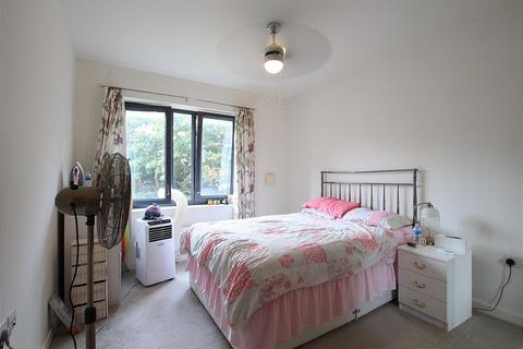 34 Potters Road, Southall, UB2 4AS