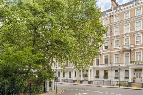 3 bedroom flat for sale, Queen's Gate Gardens, London SW7