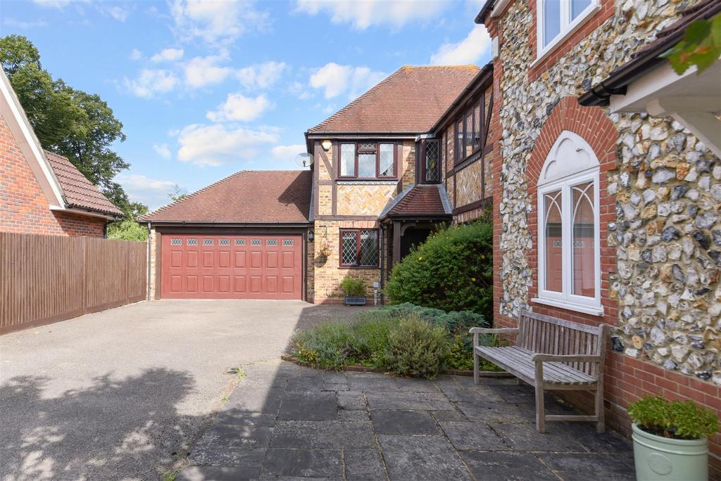 CULLERNE CLOSE- (20).jpg