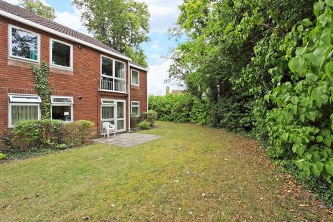 2 bedroom ground floor flat for sale, The Beeches, Andover, Andover, SP10