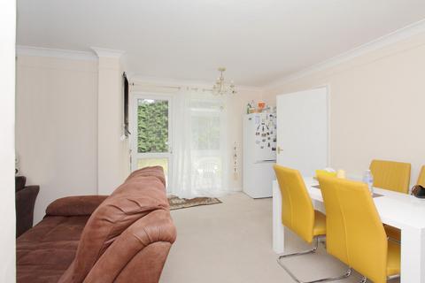 2 bedroom ground floor flat for sale, The Beeches, Andover, Andover, SP10