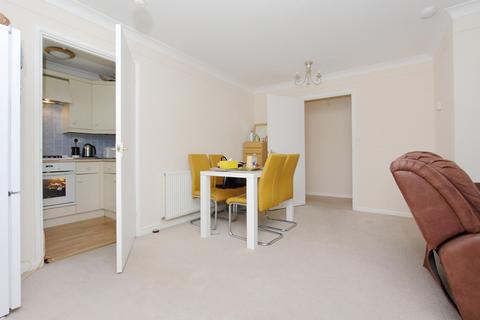 2 bedroom ground floor flat for sale, The Beeches, Andover, Andover, SP10