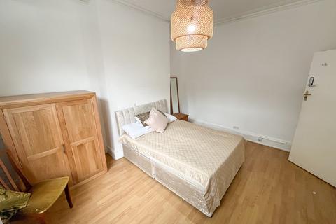 13 Beech Range, Manchester, M19 2EU