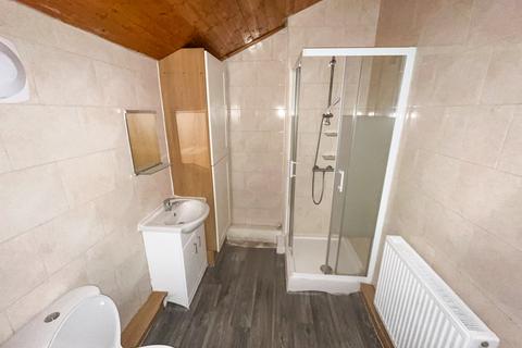13 Beech Range, Manchester, M19 2EU