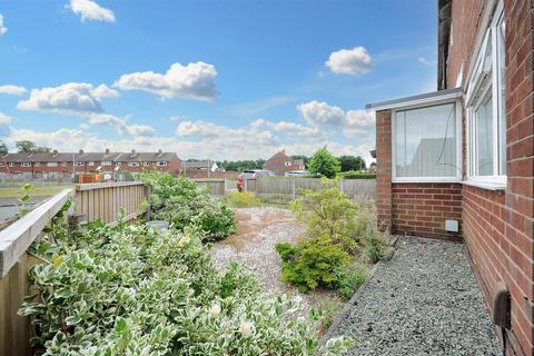 3 bedroom end of terrace house for sale, Priory Road, Stone