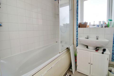 34 Buckhurst Crescent, Walcot, Swindon, SN3 3DA