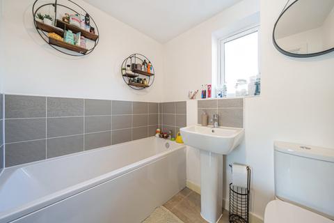 16 Bagshawe Way, Dunstable, LU5 4FJ