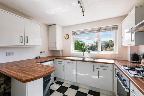 2 bedroom flat for sale, Larch Crescent, Ewell