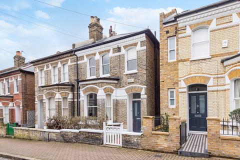 3 bedroom semi-detached house to rent, Belleville Road, Between the Commons, London, SW11