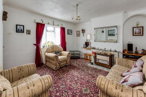 51 Common Road, Wombourne, Wolverhampton, WV5 0HE