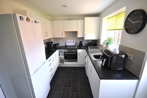 2 bedroom semi-detached house for sale, Cambridge Drive, Thorne, Doncaster