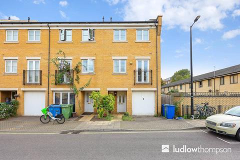 4 bedroom terraced house to rent, Lynbrook Grove, Peckham, London, SE15