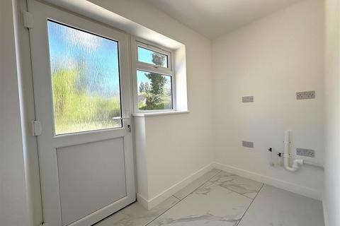 49 Bristol Road, Chippenham, SN15 1NT