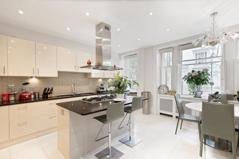 4 bedroom apartment for sale, Kensington Court Place, London W8