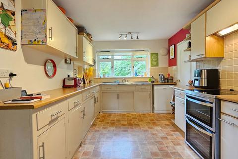 3 bedroom detached house for sale, Donnington Square, Newbury RG14