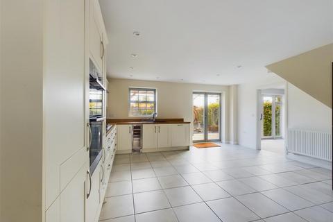 4 bedroom house for sale, 18 Field View Close, Ampleforth, York, North Yorkshire YO62 4EL