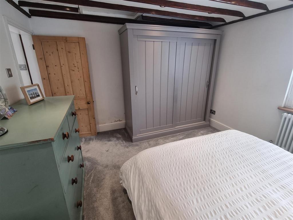 Bedroom 1 (2)