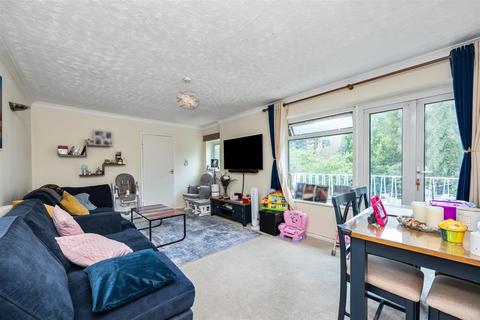 2 bedroom flat for sale, Leahurst Court Road, London Road, Brighton