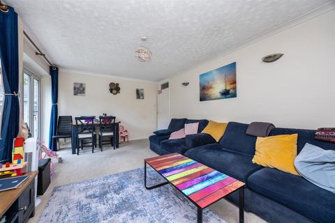 2 bedroom flat for sale, Leahurst Court Road, London Road, Brighton