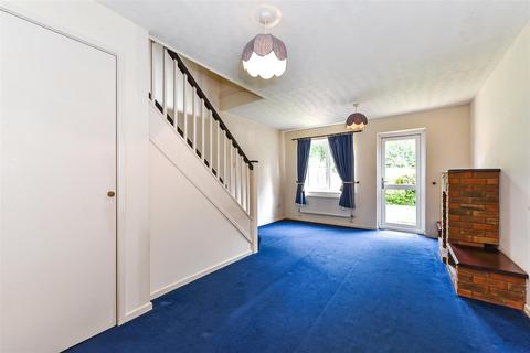 2 bedroom end of terrace house for sale, Spruce Close, Andover