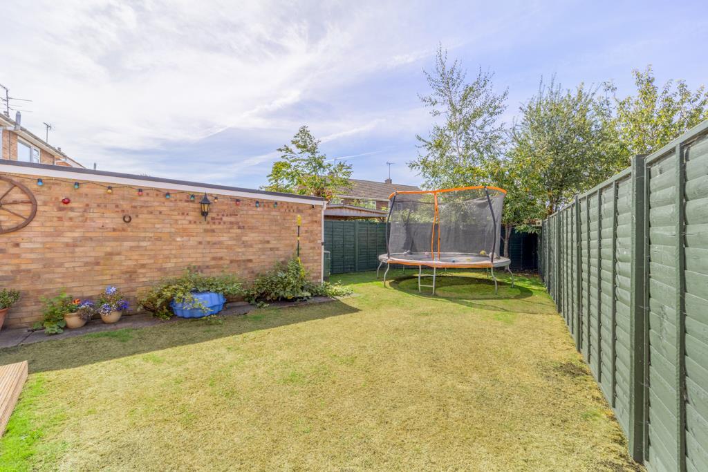 16 Avebury Gardens (Spalding)-7.jpg