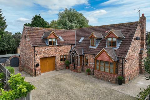 4 bedroom detached house for sale, New Road, Sutton Bridge, PE12