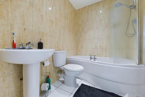 2 bedroom flat for sale, Bell House, Great Ashby Way, Stevenage SG1