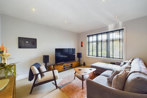 2 bedroom flat for sale, Flat 4, 49 Chesham Road, Amersham, Buckinghamshire