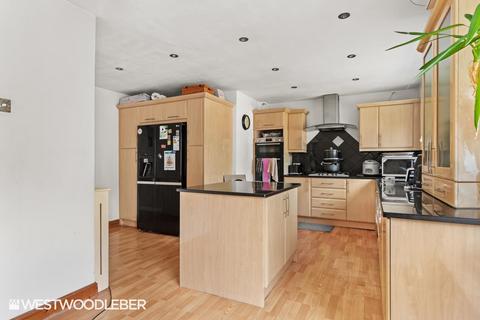 5 bedroom semi-detached house for sale, Hyde Mead, Waltham Abbey EN9