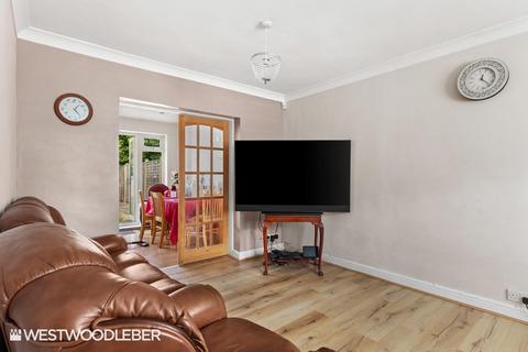 5 bedroom semi-detached house for sale, Hyde Mead, Waltham Abbey EN9