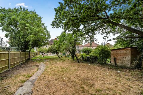 87 The Grove, West Wickham, BR4 9LA