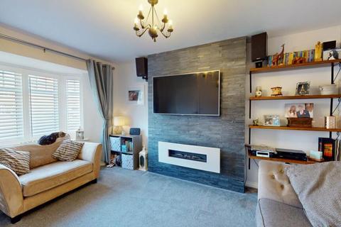 80 Heatherfields Crescent, New Rossington, Doncaster, DN11 0TZ
