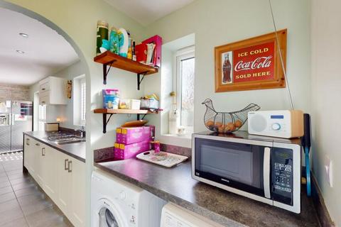 80 Heatherfields Crescent, New Rossington, Doncaster, DN11 0TZ