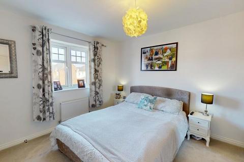 80 Heatherfields Crescent, New Rossington, Doncaster, DN11 0TZ