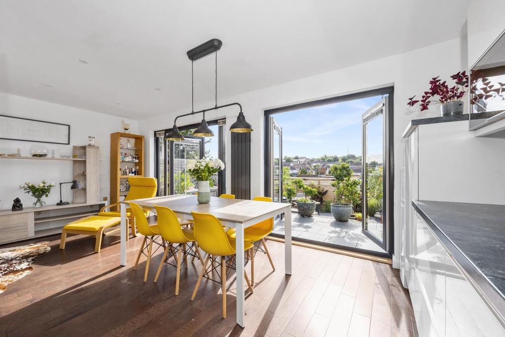 Southdown Road, 116-010.jpg