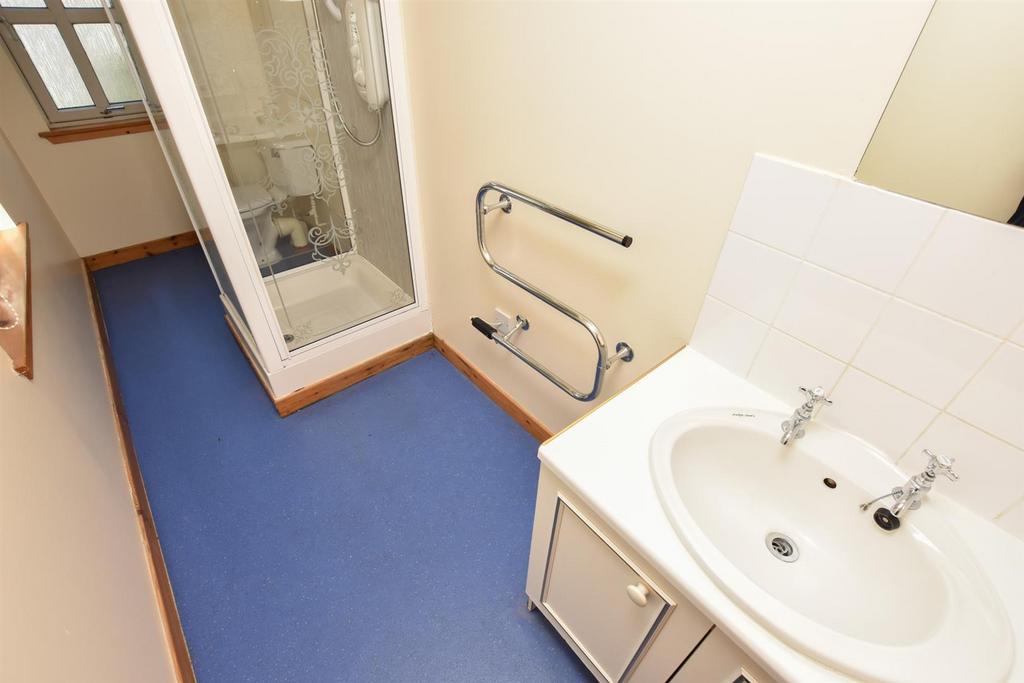 BEDROOM TWO EN-SUITE-2.jpg