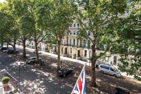 1 bedroom apartment for sale, Beaufort Gardens, SW3