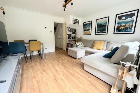 8 Arthur Close, Bagshot, GU19 5QT