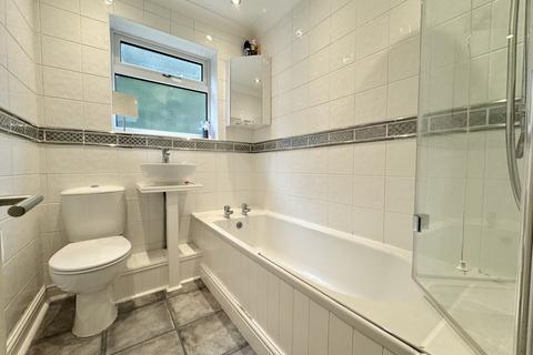 8 Arthur Close, Bagshot, GU19 5QT