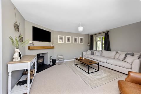32 Beacon Close, Crowborough, TN6 1DX