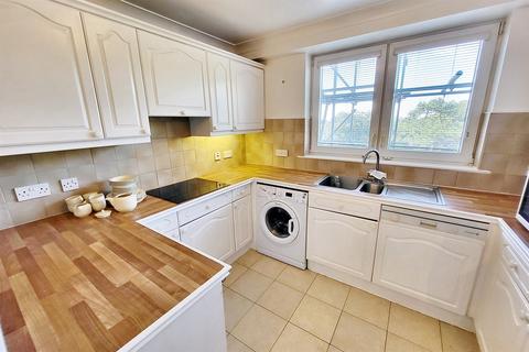 2 bedroom flat for sale, East Cliff