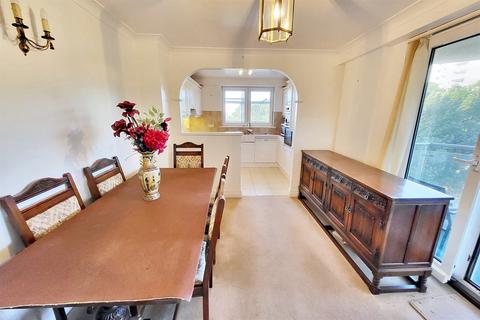 2 bedroom flat for sale, East Cliff