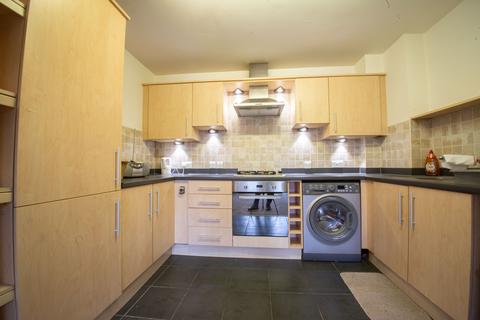 2 bedroom flat for sale, Valley Park View, Peterborough PE2