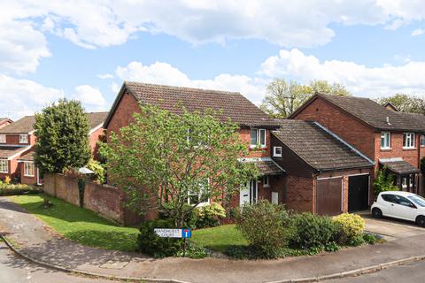 4 bedroom link detached house for sale, Sandhurst Court, Harpenden, AL5