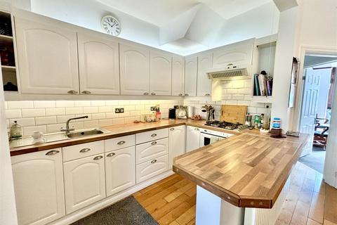 4 bedroom terraced house for sale, Wenham Drive, Westcliff-On-Sea