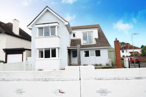 4 bedroom detached house for sale, Portsmouth Road, Lee-On-The-Solent, Hampshire, PO13