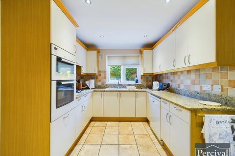 37 Lancer Way, Billericay, CM12 0XA