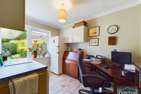 37 Lancer Way, Billericay, CM12 0XA