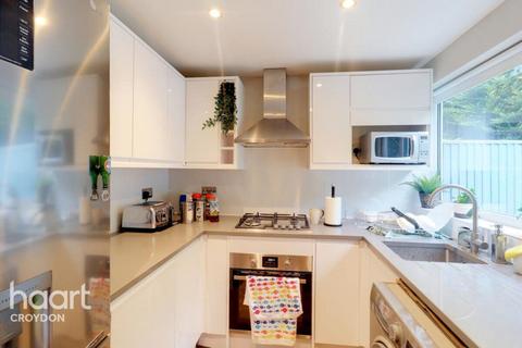 undefined, Cliffe Road, South croydon